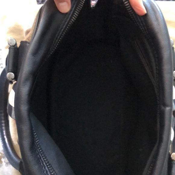 Authentic Burberry handbag with dust bag - Picture 4 of 7